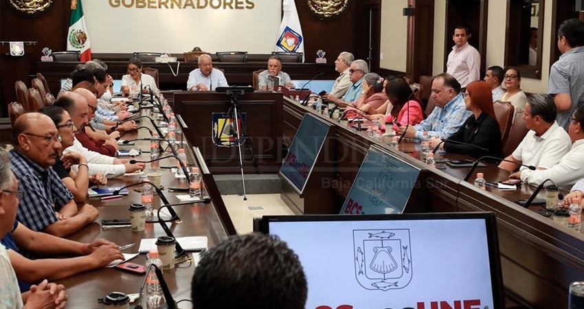 Encabeza gobernador Castro Cosío reunión con gabinete legal y ampliado