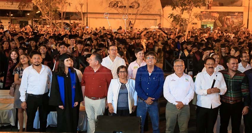 Refrenda Leggs Castro su compromiso por la educación en Los Cabos