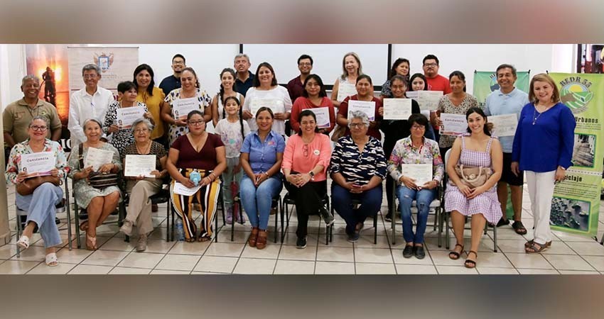 Concluyen cursos de inglés especializado en atención al cliente