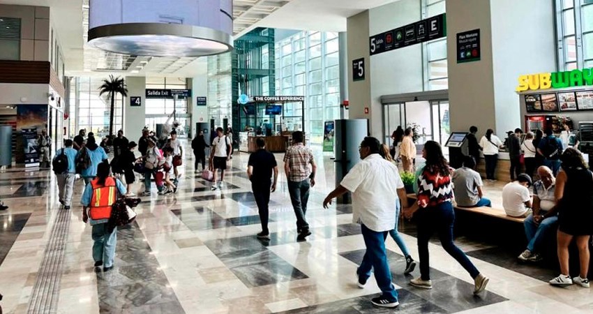 Mexicanos se animan a viajar más al extranjero por el superpeso