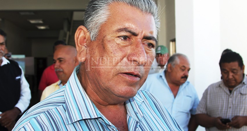 “Castro Cosío solo está de parapeto”: líder transportista de La Paz ante competencia desleal “Castro Cosío solo está de parapeto”: líder transportista de La Paz ante competencia desleal