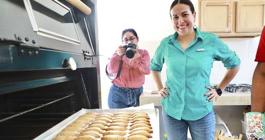 Alcaldía de La Paz entrega un horno panadero a productores de San Pedro
