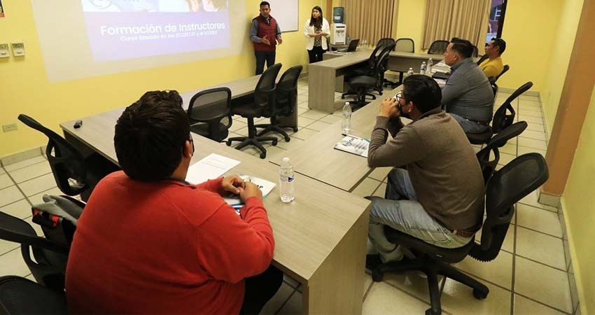 Ofrece UABCS curso para evaluación de competencias laborales