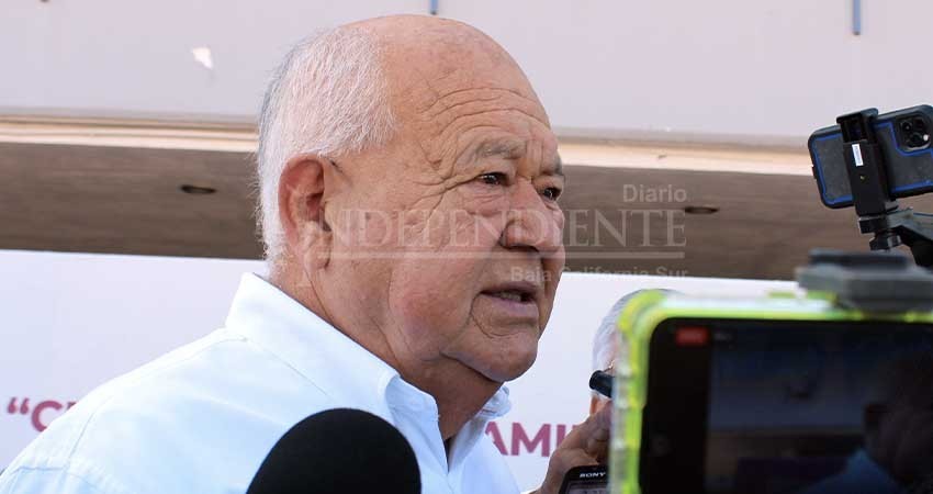 La gente debe entender que no alcanza el agua y se tiene que tandear: Castro Cosío La gente debe entender que no alcanza el agua y se tiene que tandear: Castro Cosío