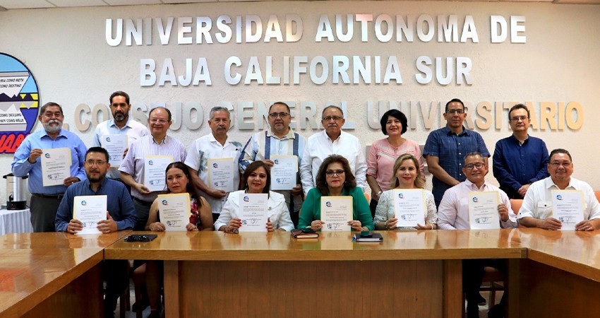 Continúa en la UABCS proceso de ratificación y entrega de nombramientos a personal directivo