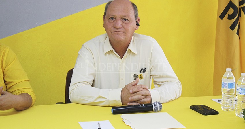 Denunció la alcaldía de La Paz al regidor perredista Estuardo González Denunció la alcaldía de La Paz al regidor perredista Estuardo González