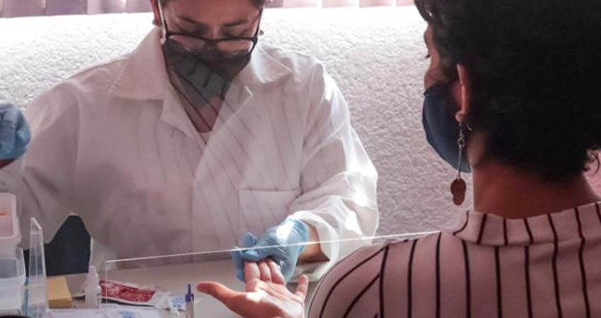 Cofepris autoriza ensayo para ‘vacuna’ contra VIH y nuevo tratamiento para leucemia Cofepris autoriza ensayo para ‘vacuna’ contra VIH y nuevo tratamiento para leucemia