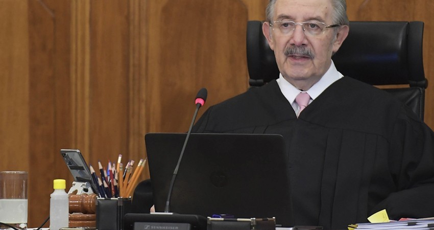 Ministro de la SCJN retira proyecto donde proponía a la Corte separar del cargo a AMLO Ministro de la SCJN retira proyecto donde proponía a la Corte separar del cargo a AMLO