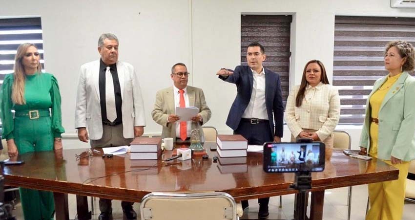 Recibe partido opositor la presidencia de la Junta de Gobierno del Congreso Recibe partido opositor la presidencia de la Junta de Gobierno del Congreso