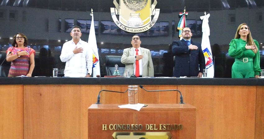 Inicia Congreso de BCS tercer año de la XVI Legislatura, Diputado Luis Armando Díaz funge como presidente de la Mesa Directiva