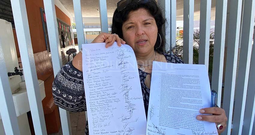 Denuncian maestras de la ETI a maestro por acosar a las alumnas; el profesor las desmiente