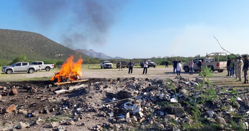 Incinera FGR narcóticos y destruye objetos apócrifos asegurados en La Paz