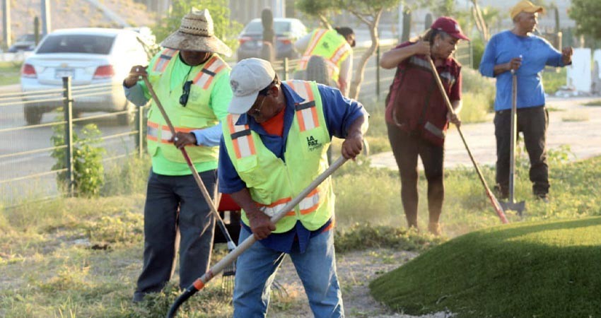 Continúan los trabajos de limpieza masiva en calles de La Paz