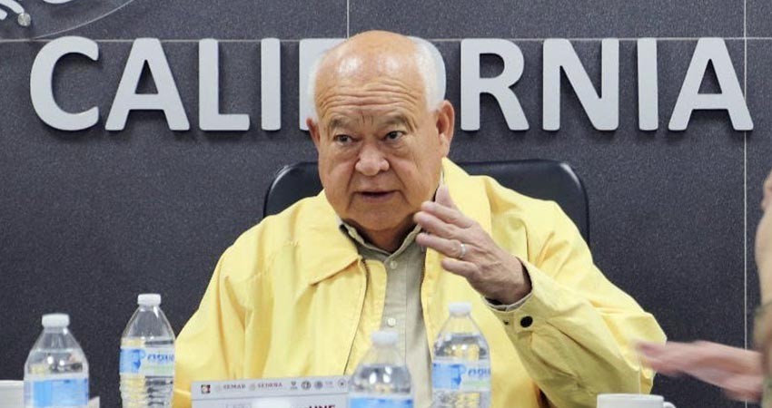 Sin reporte el gobernador Castro Cosío sobre clases en patios o debajo de árboles