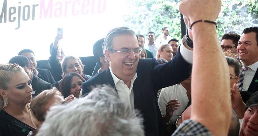 Ebrard crea movimiento político en Morena; competirá con Sheinbaum en recorridos