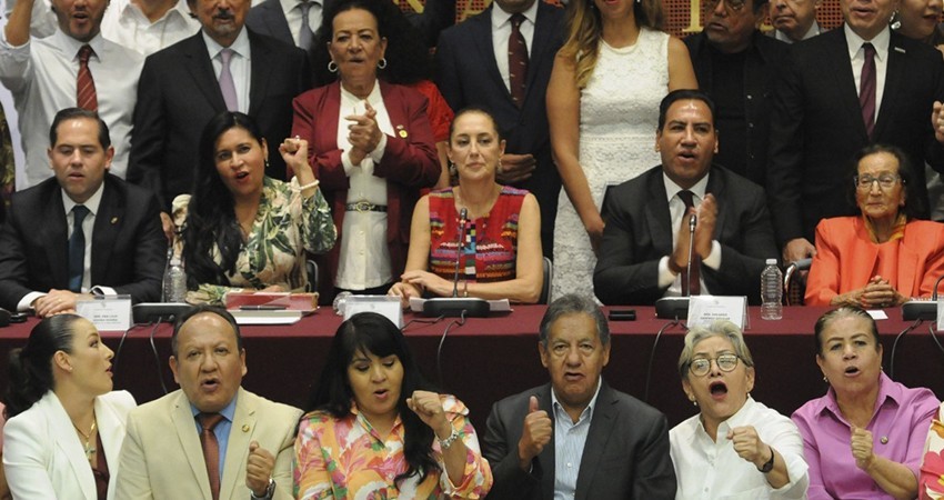 Sheinbaum acude al Senado para reunirse con legisladores de Morena