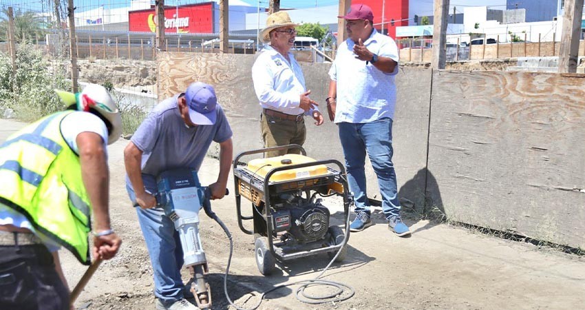 Continúa con el programa de bacheo el gobierno de Los Cabos en conjunto con la iniciativa privada