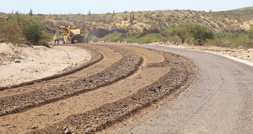 Rehabilita el gobierno del estado el camino de las barrancas a San Juanico