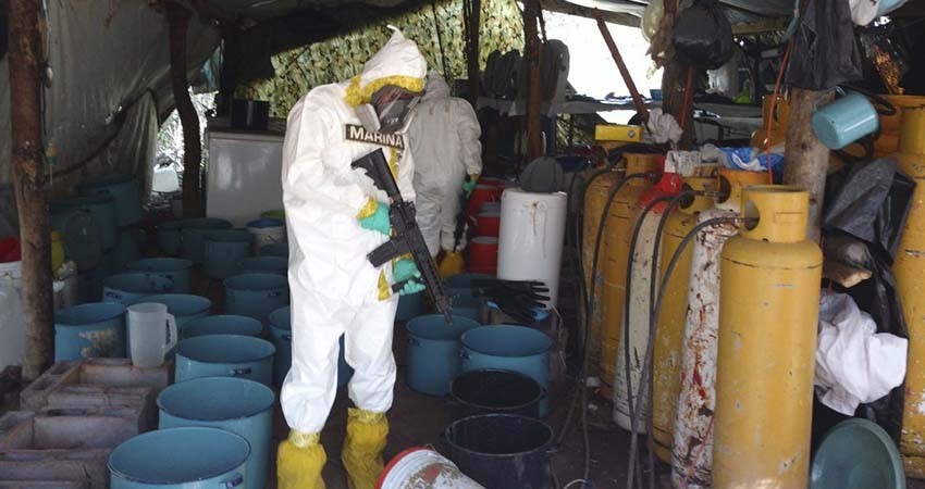 USA solicita a México que capture a más traficantes y destruya más laboratorios USA solicita a México que capture a más traficantes y destruya más laboratorios