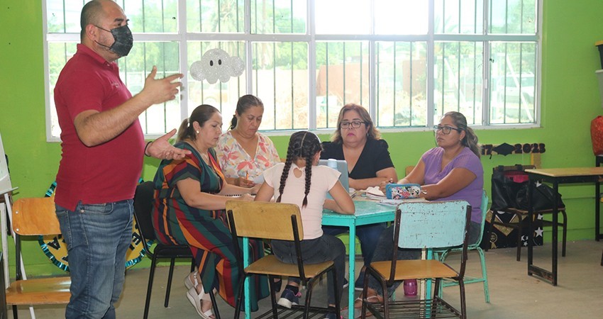 Analizan más de 9 mil docentes de BCS libros de texto y planes de la Nueva Escuela Mexicana