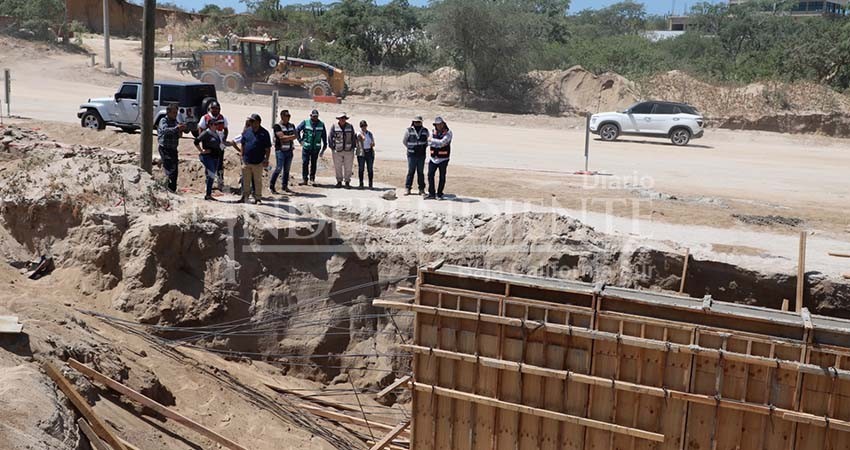 Realizan visita de supervisión de obra de pavimentación de la Av. Tamaral