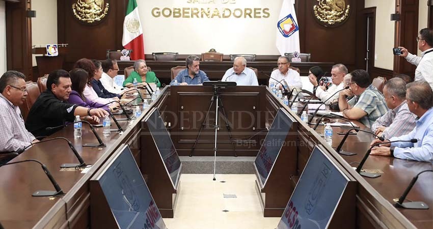 Se reúnen gobernador Castro Cosío y subsecretario de educación superior