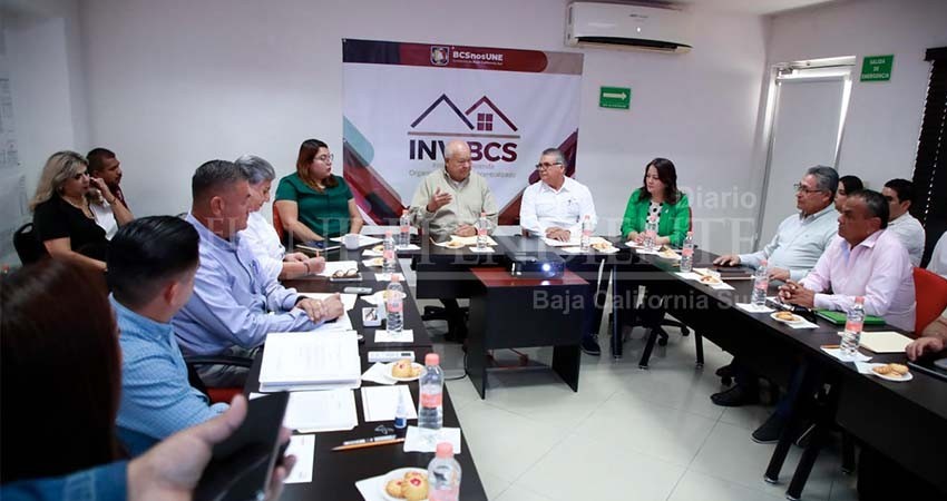 Encabeza gobernador Castro Cosío reunión del consejo directivo del INVI