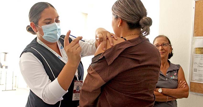 Inició vacunación contra influenza para personal de salud