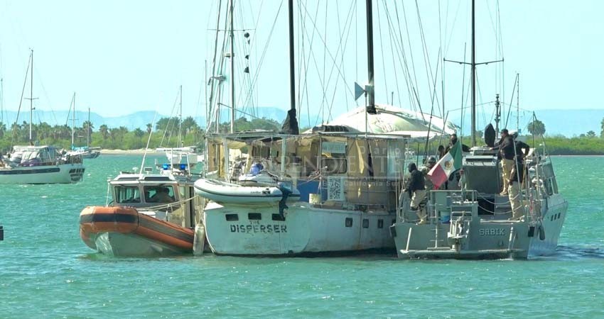 Detienen a extranjero agresor en la Bahía de La Paz Detienen a extranjero agresor en la Bahía de La Paz