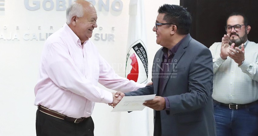 Alberto Rentería recibió el cargo de forma legítima y no como un premio: Castro Cosío Alberto Rentería recibió el cargo de forma legítima y no como un premio: Castro Cosío
