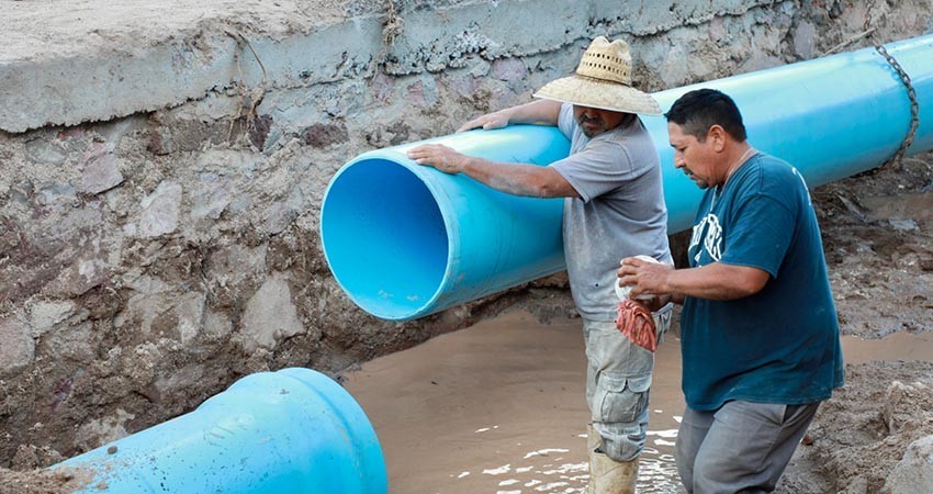 Milena Quiroga supervisa avances en la reparación del acueducto No. 2
