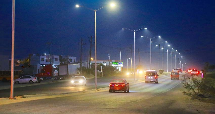 Cambia Ayuntamiento de Los Cabos luminarias de la carretera transpeninsular