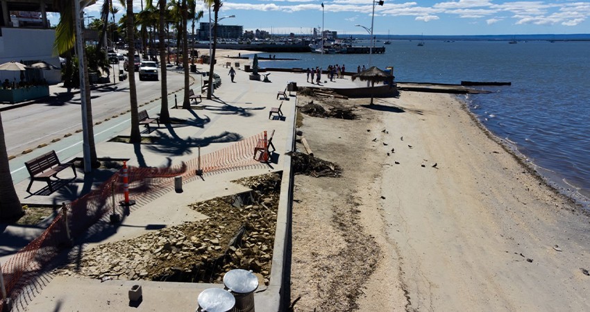 Lleva a cabo API-BCS reparación de socavones en el malecón La Paz