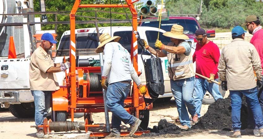 Adquiere OOMSAPAS La Paz nueva maquinaria para desazolvar tuberías de drenaje