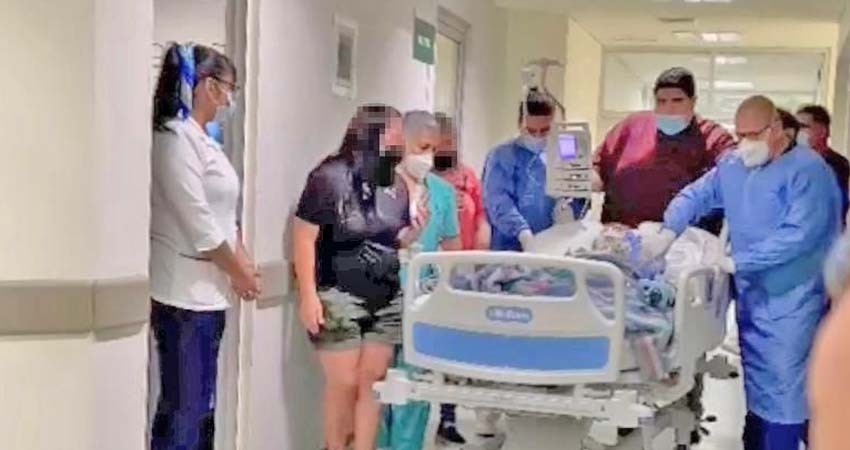 Realizan con éxito un múltiple trasplante de órganos en el Hospital Salvatierra Realizan con éxito un múltiple trasplante de órganos en el Hospital Salvatierra