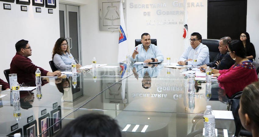 Atiende gobierno del estado a personal docente y administrativo de la Normal Superior Atiende gobierno del estado a personal docente y administrativo de la Normal Superior