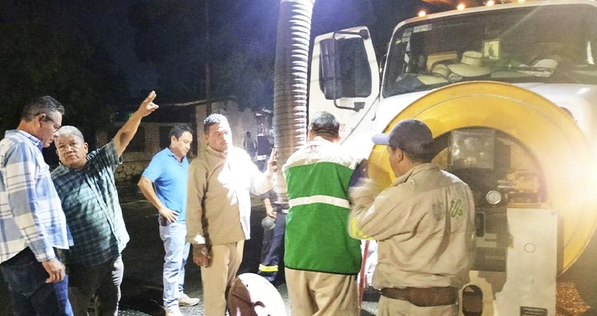 OOMSAPAS La Paz ha atendido 260 reportes de drenaje después del huracán “Norma” OOMSAPAS La Paz ha atendido 260 reportes de drenaje después del huracán “Norma”