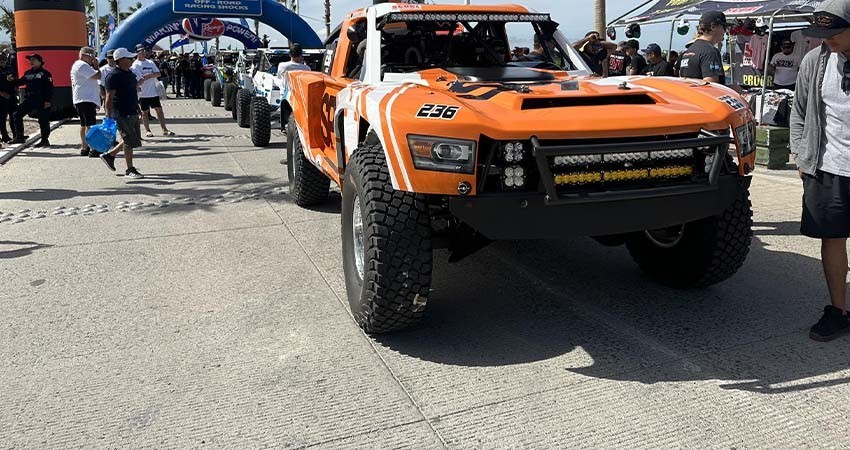 Despliegan fuerte operativo vial y de seguridad por la Baja 1000; hoteles se reportan al tope Despliegan fuerte operativo vial y de seguridad por la Baja 1000; hoteles se reportan al tope