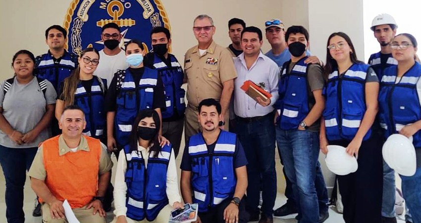 Estudiantes de la UABCS participan con éxito en simulacro por derrame de hidrocarburos Estudiantes de la UABCS participan con éxito en simulacro por derrame de hidrocarburos