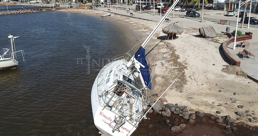 Podrían dar uso educativo a veleros y yates varados o encallados en la Bahía de La Paz Podrían dar uso educativo a veleros y yates varados o encallados en la Bahía de La Paz