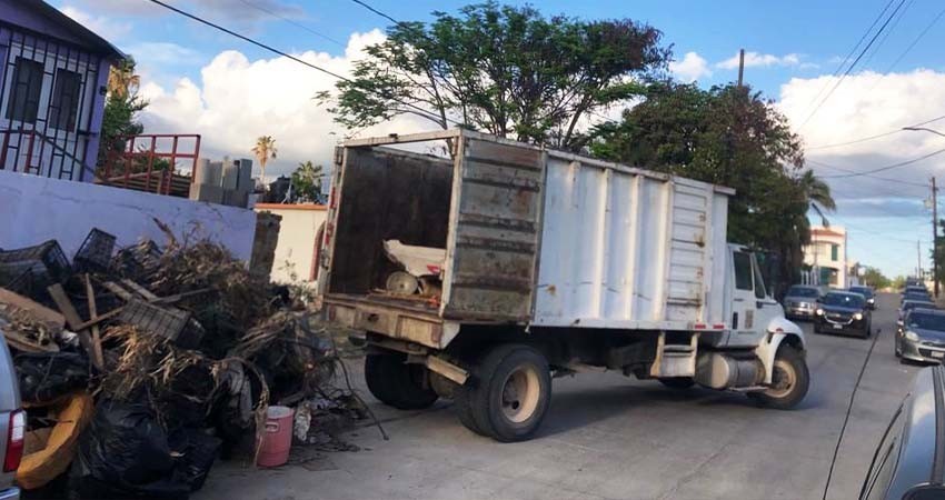 Servicios públicos atienden reportes de la población para continuar acciones de limpieza en el todo el municipio