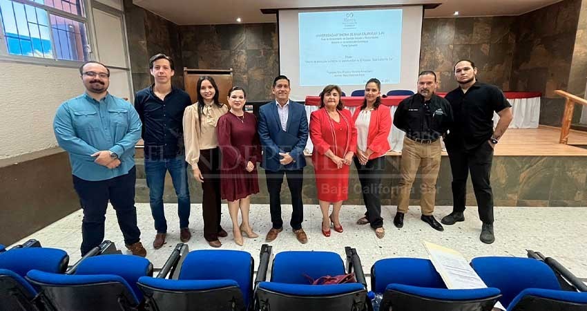 Maestrantes de la UABCS exponen proyectos de investigación en materia de administración estratégica