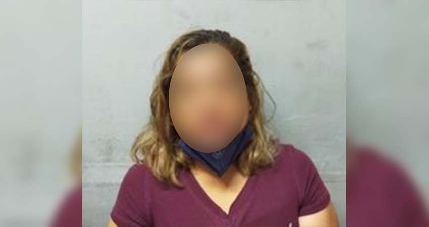 Detiene policía estatal a una mujer por robo a comercio Detiene policía estatal a una mujer por robo a comercio