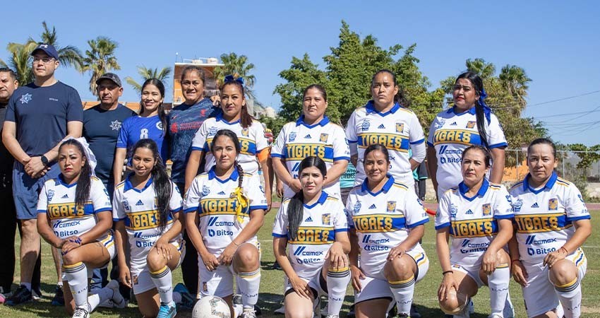 Sostienen encuentro deportivo amistoso elementos de la Policía Municipal de La Paz y Cabos