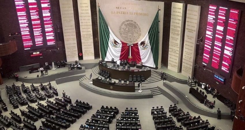 Gobierno pide a diputados que le ‘echen la mano’ para agilizar entrega de obras Gobierno pide a diputados que le ‘echen la mano’ para agilizar entrega de obras