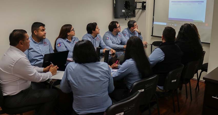 Capacita CONEVAL a personal operador del sistema de justicia penal del estado Capacita CONEVAL a personal operador del sistema de justicia penal del estado