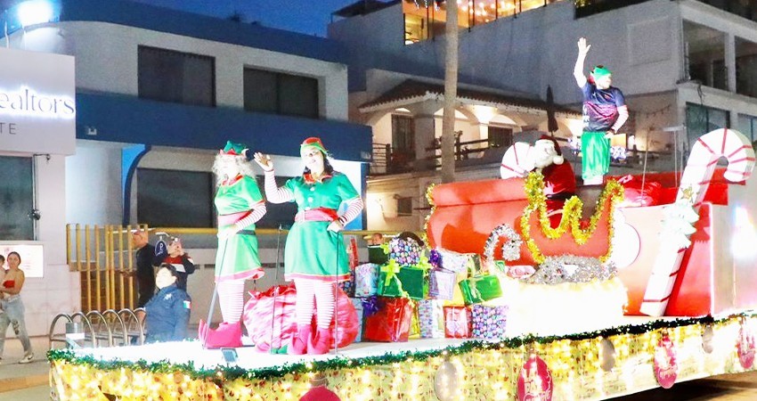 Más de mil personas disfrutaron del desfile navideño en La Paz