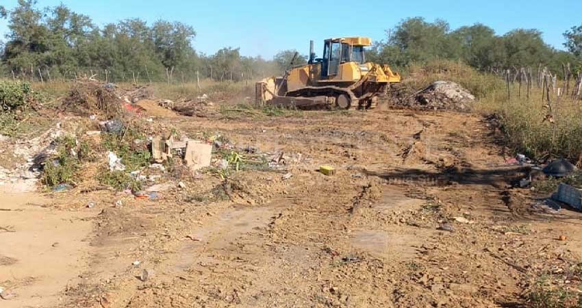 Realiza Servicios Públicos limpieza en los tiraderos a cielo abierto de Agua Amarga y Los Planes