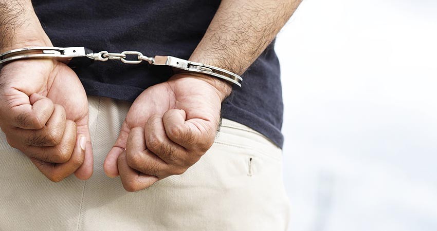 Fue detenido Alejandro “N” con marihuana y dinero en efectivo Fue detenido Alejandro “N” con marihuana y dinero en efectivo