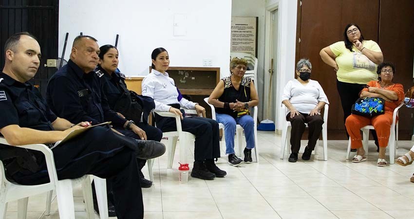 44 colonias de La Paz cuentan con un comité de vecinos vigilantes 44 colonias de La Paz cuentan con un comité de vecinos vigilantes